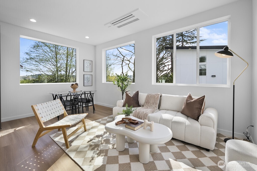 1806 B 28th Avenue South Seattle, WA 98144 - Photo 2 of 27