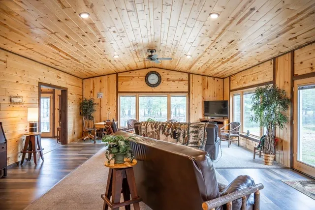 $1,750,000 | W5120 County Rd G, New Lisbon, WI 53950