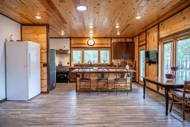 $1,750,000 | W5120 County Rd G, New Lisbon, WI 53950