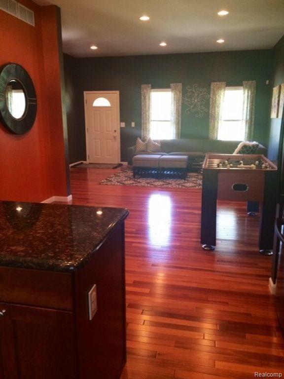 1738 Alsdorf Avenue Rochester Hills, MI 48309 - Photo 2 of 24