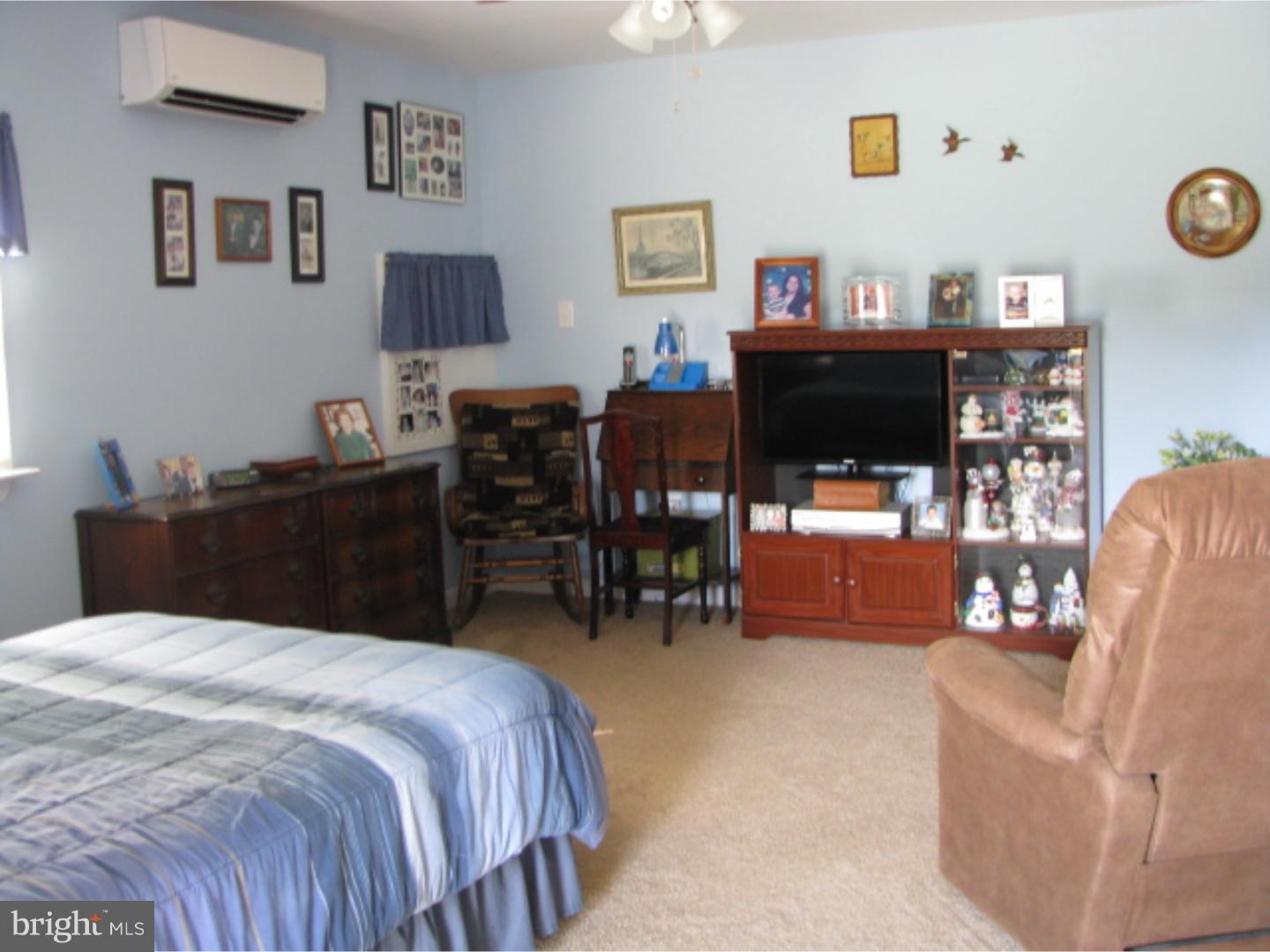 438 Shaws Mill Road Newport, NJ 08345 - Photo 12 of 16 Family Room