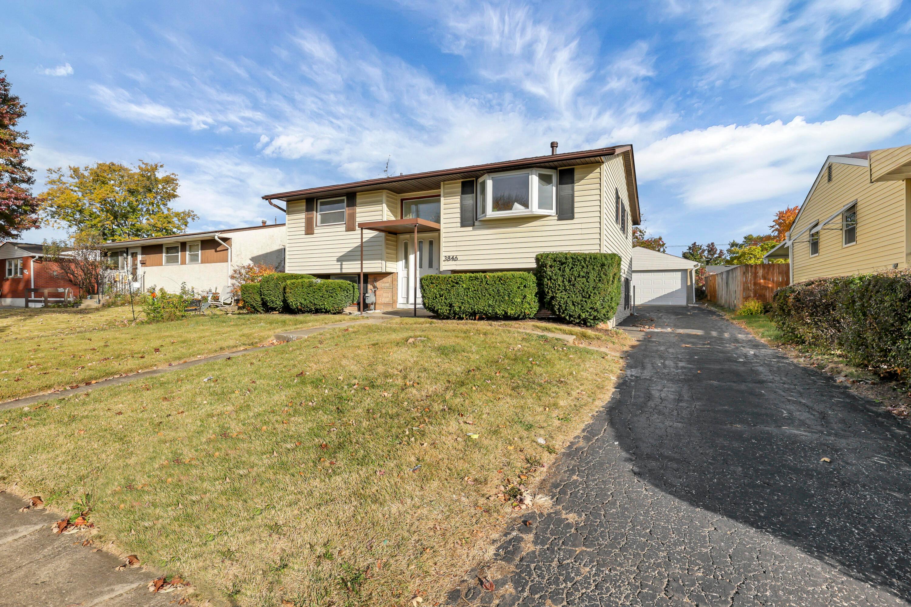 3846 Eakin Road Columbus, OH 43228 - Photo 10 of 51 0N4A4041