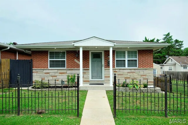 $349,900 | 6968 Lansdowne Avenue, St. Louis, MO 63109