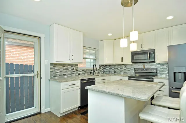 $349,900 | 6968 Lansdowne Avenue, St. Louis, MO 63109