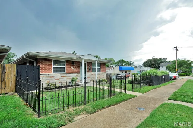 $349,900 | 6968 Lansdowne Avenue, St. Louis, MO 63109