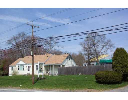 594 E Road Tiverton, RI 02878 - Photo 2 of 7 Exterior Front.