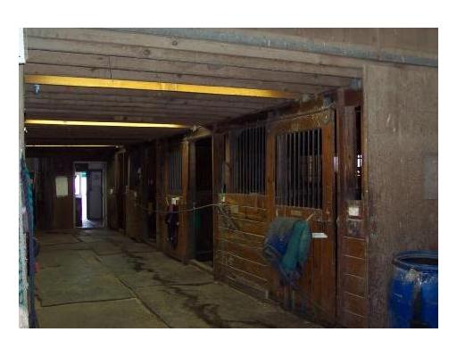 594 E Road Tiverton, RI 02878 - Photo 4 of 7 Stable/Barn.