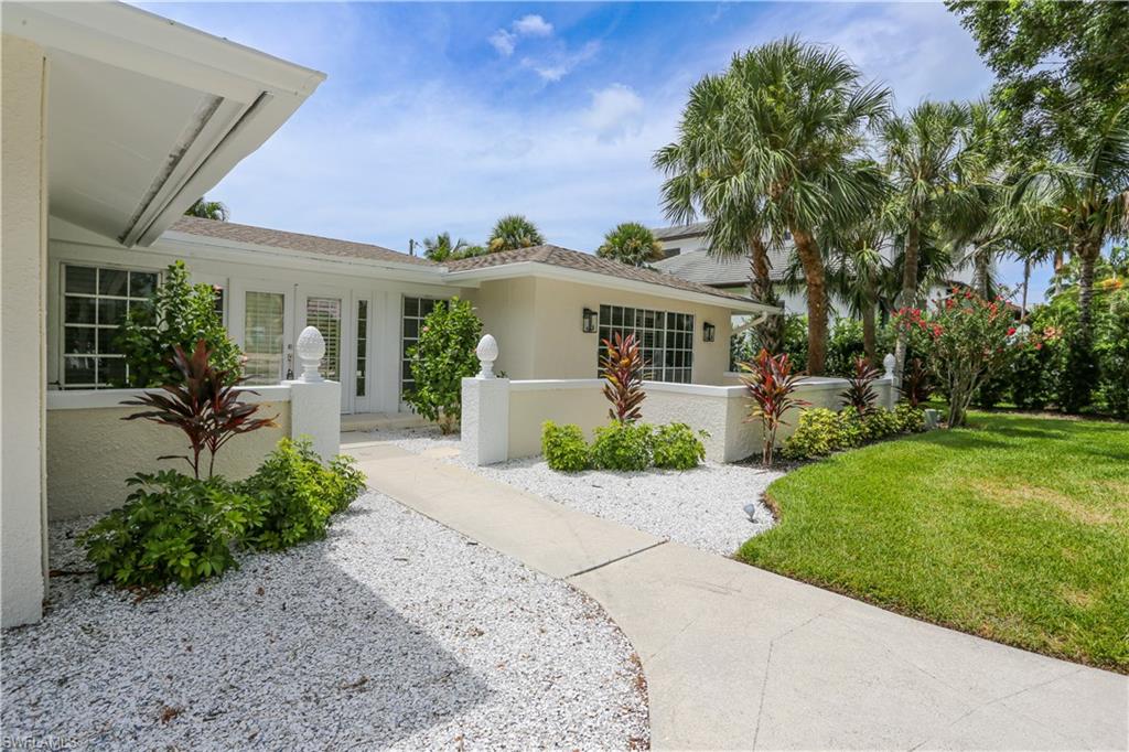 2901 Crayton Road Naples, FL 34103 - Photo 16 of 50
