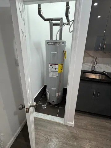 a view of entryway with a hallway