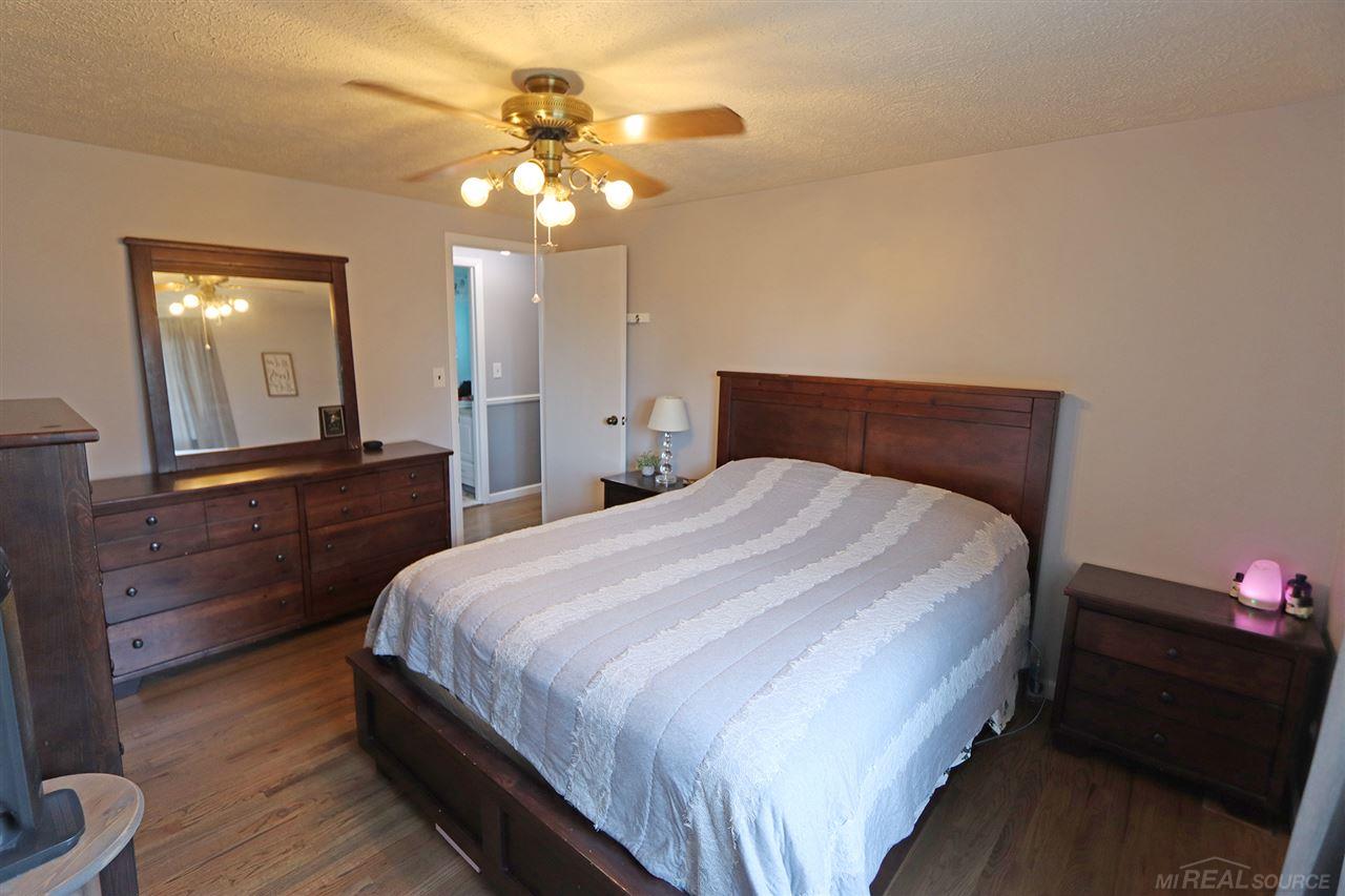 23325 Rochelle Street Macomb, MI 48042 - Photo 49 of 67 50011272-48.JPG