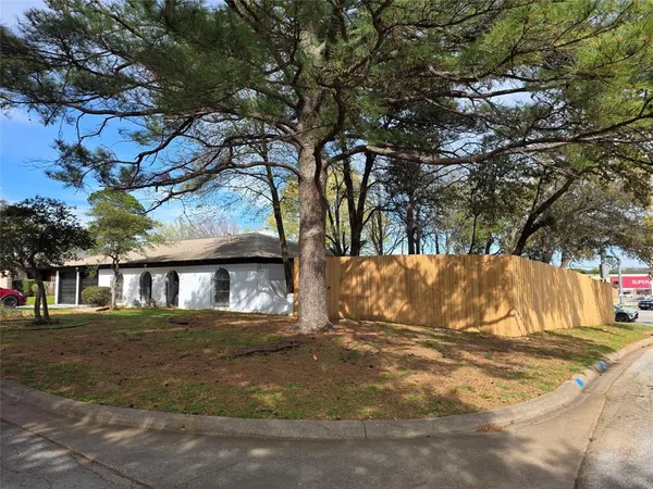 $2,500 | 800 Overhill Court, Hurst, TX 76053