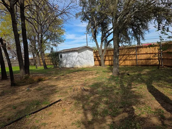 $2,500 | 800 Overhill Court, Hurst, TX 76053