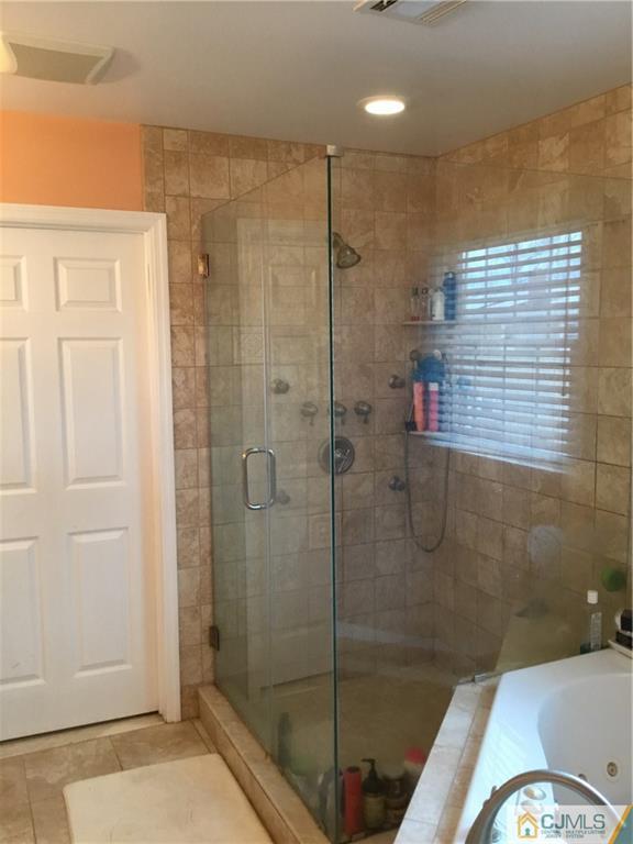 4 Ridgedale Place Woodbridge, NJ 07095 - Photo 10 of 25 Gallery Image 10
