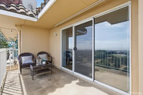 $1,060,000 | 416 Portofino Drive, Unit 303, San Carlos, CA 94070