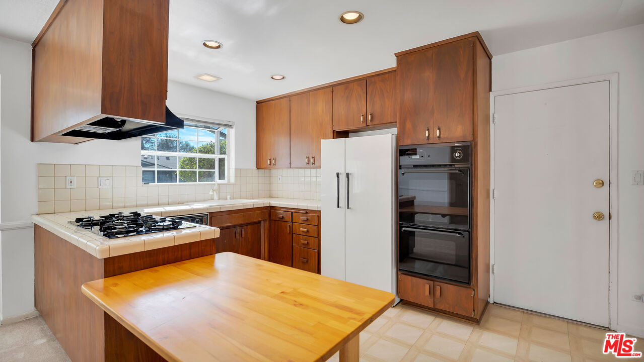 18501 Germain Street Porter Ranch, CA 91326 - Photo 17 of 49