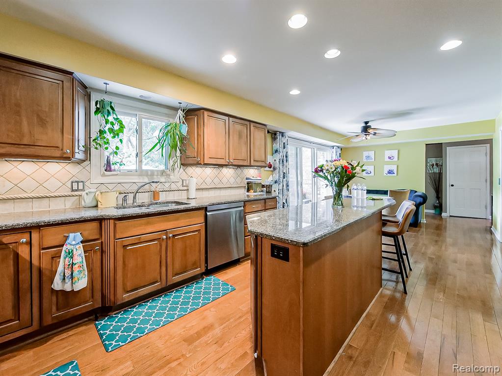 11924 Raintree Court Utica, MI 48315 - Photo 11 of 41 Gallery Image 11