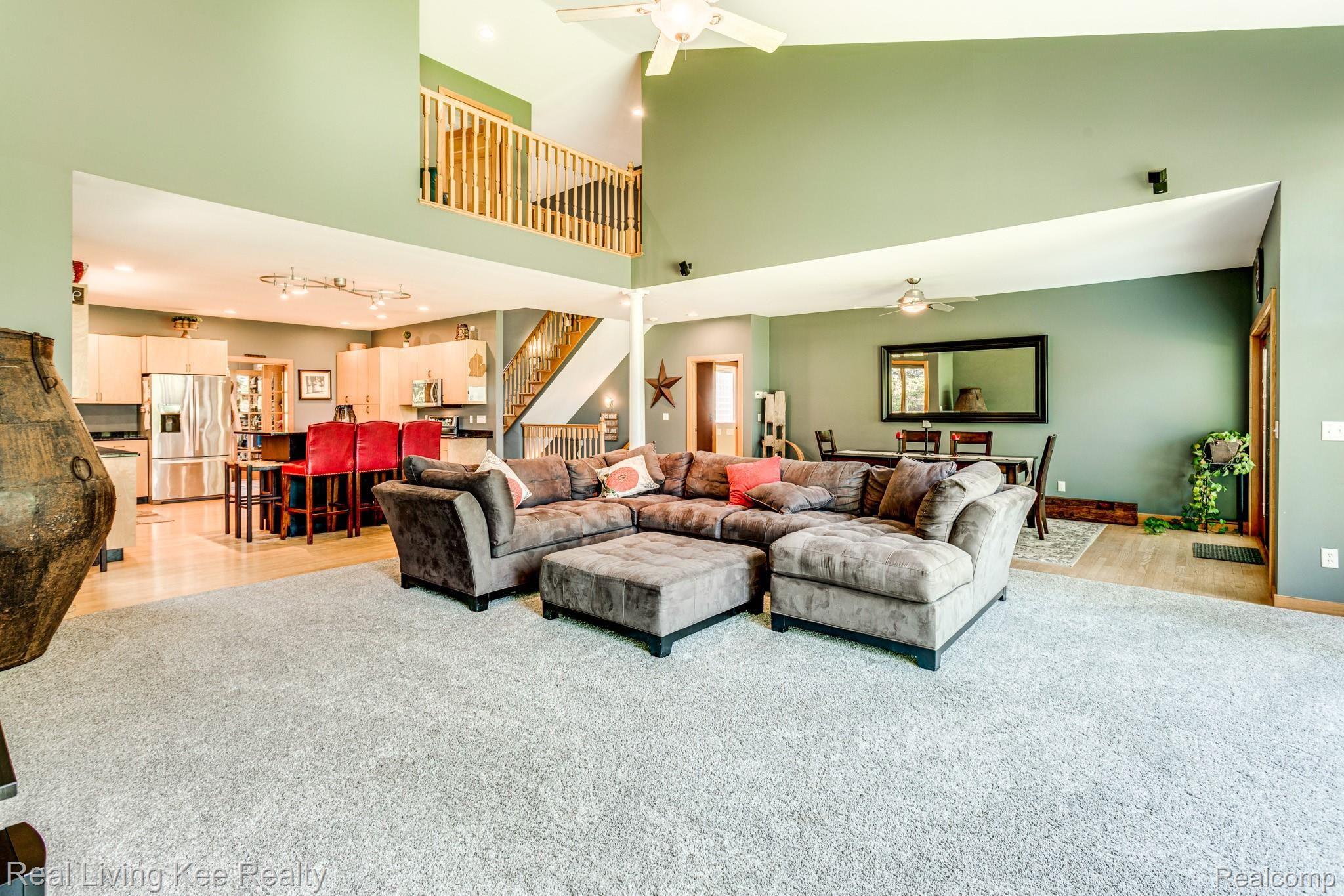 3017 Riverside Drive Port Huron, MI 48060 - Photo 8 of 70 3017 Riverside Dr (39 of 81).jpg