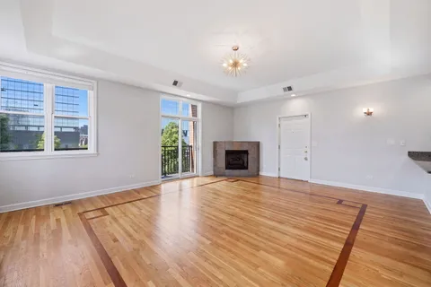 $3,800 | 814 West Hubbard Street, Unit 4, Chicago, IL 60642