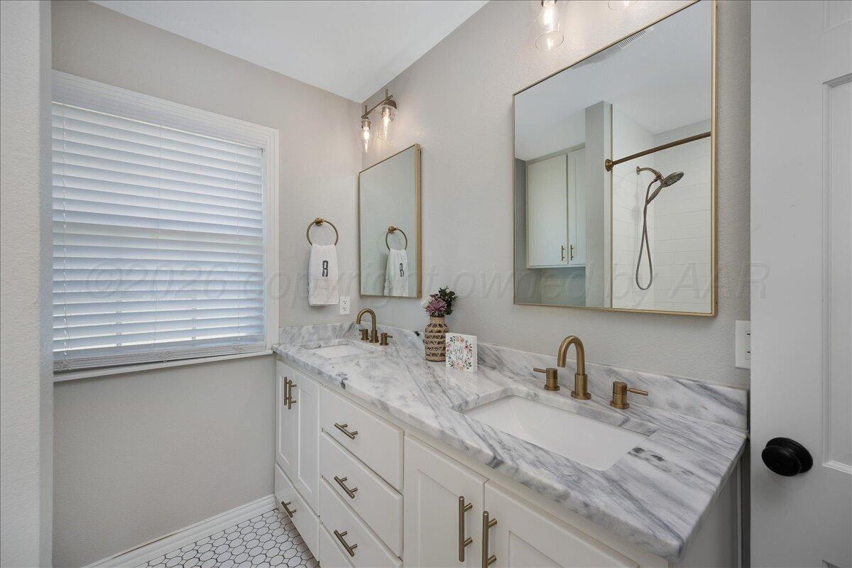 6100 Jameson Road Amarillo, TX 79106 - Photo 16 of 29 21-Bathroom 2