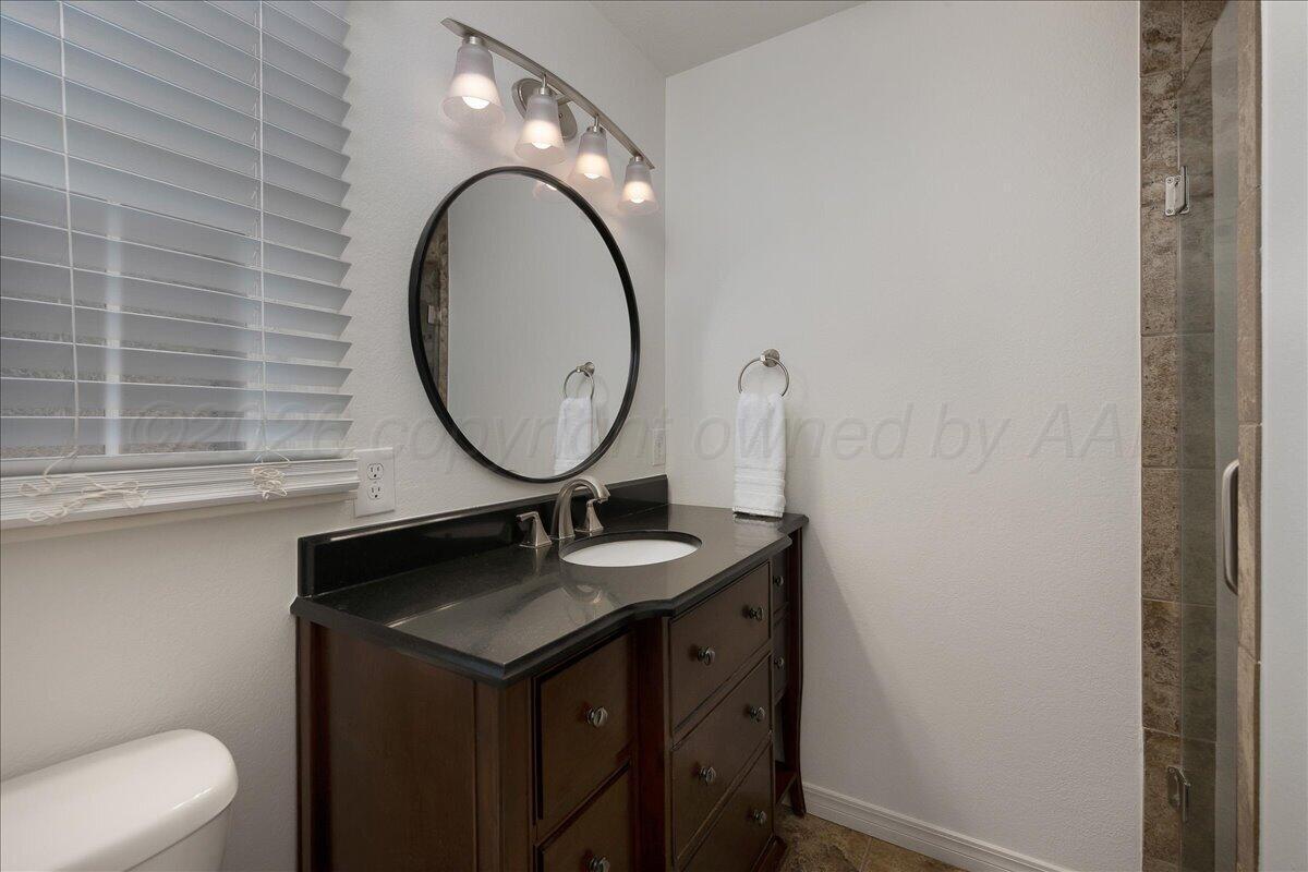 6100 Jameson Road Amarillo, TX 79106 - Photo 20 of 29 18-Primary Bathroom
