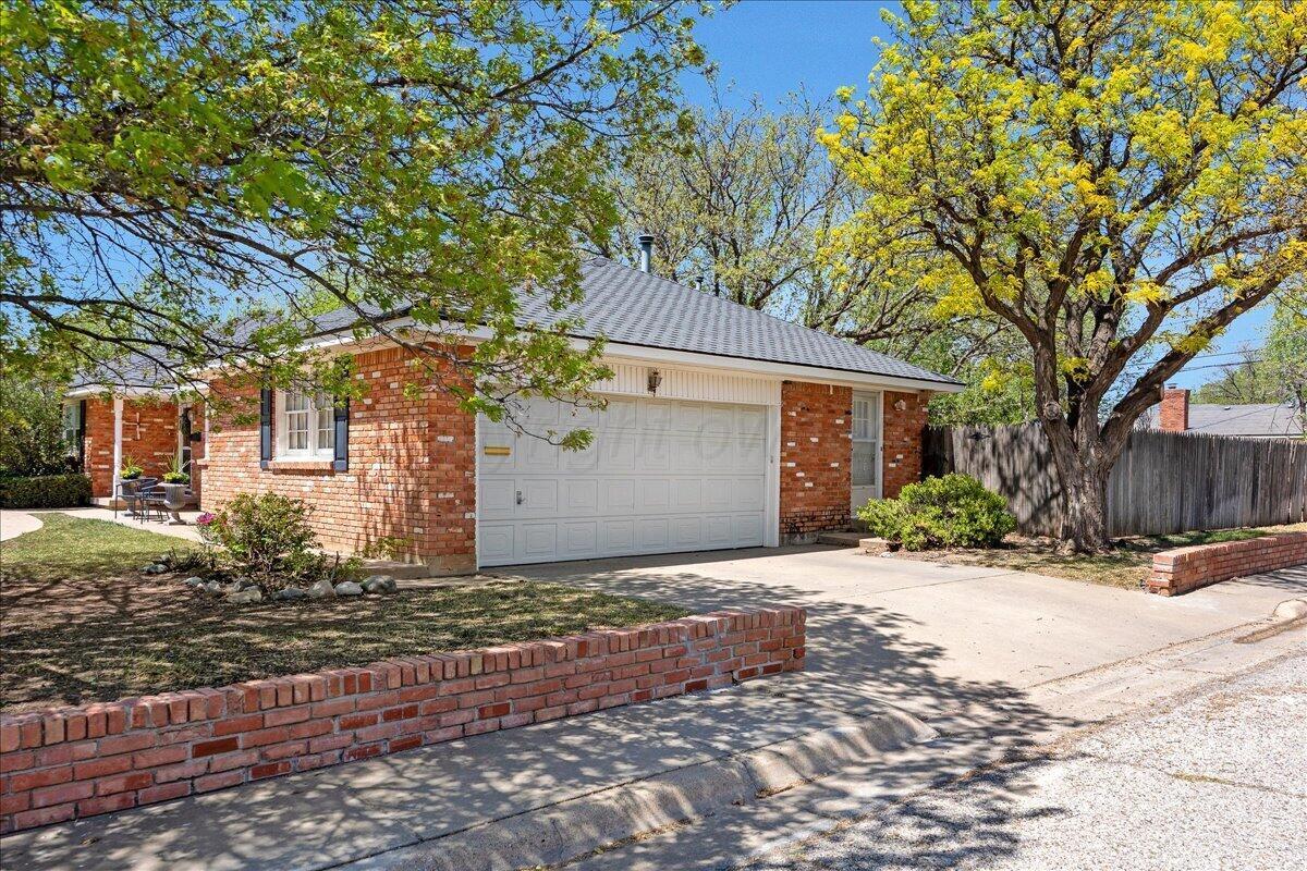 6100 Jameson Road Amarillo, TX 79106 - Photo 27 of 29 29-Garage