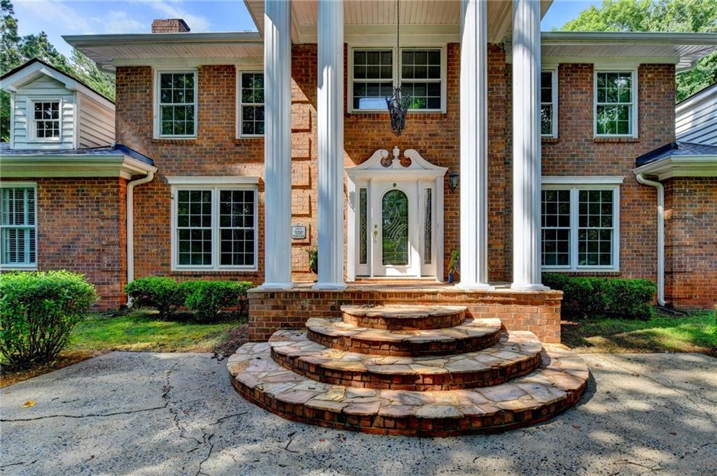 385 5 Acre Road Alpharetta, GA 30004 - Photo 5 of 37