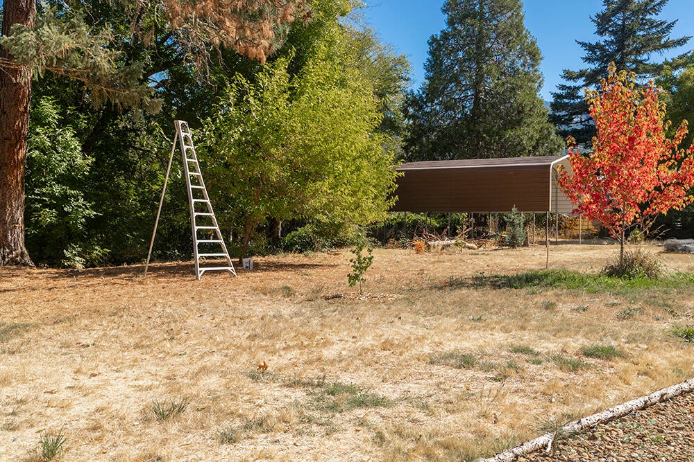1018 Thompson Creek Road Selma, OR 97538 - Photo 24 of 37 28