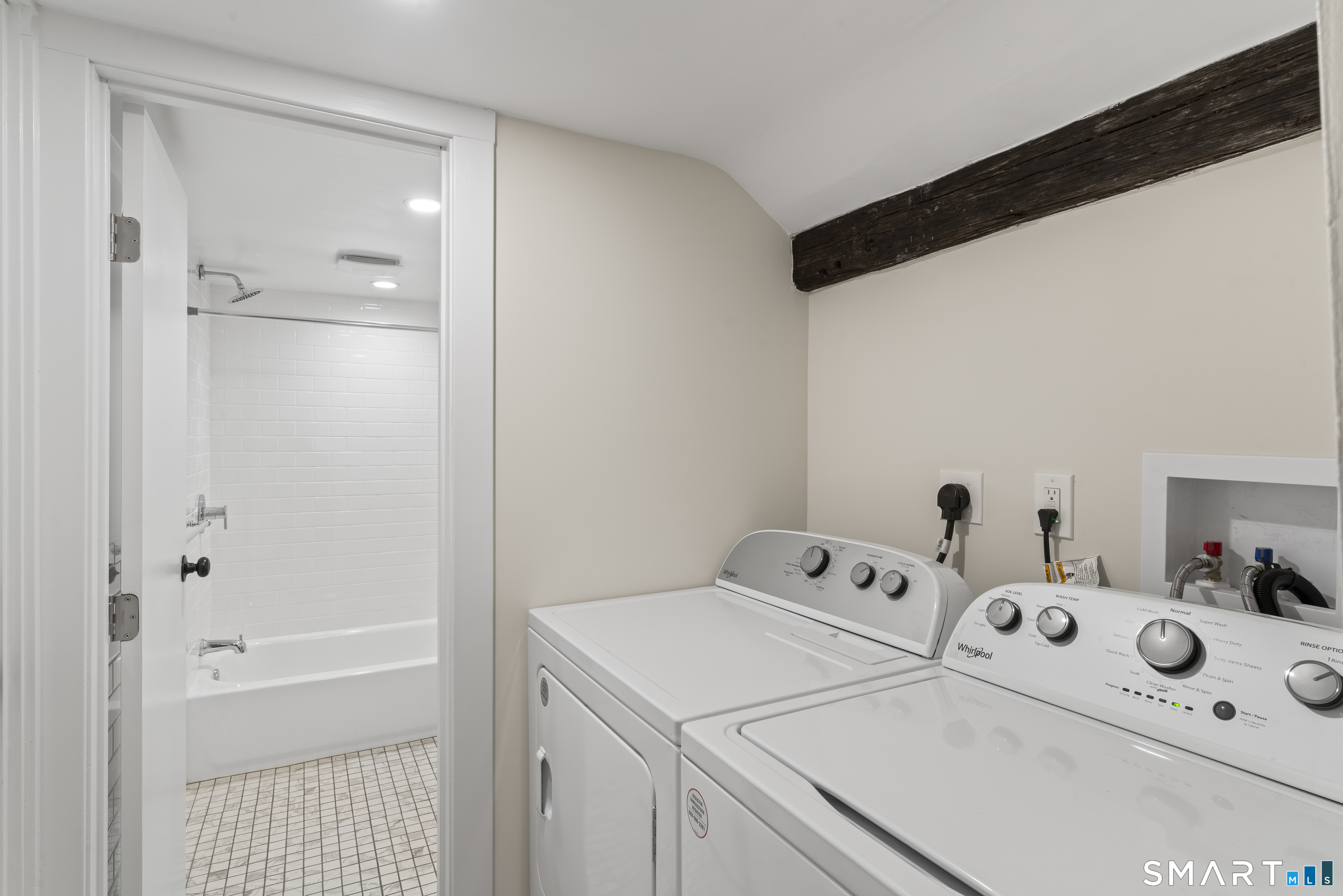 3 A Riverside Road Newtown, CT 06482 - Photo 10 of 19 Gallery Image 10