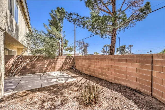 $1,890 | 1452 Rothwell Court, Unit 3, Las Vegas, NV 89102