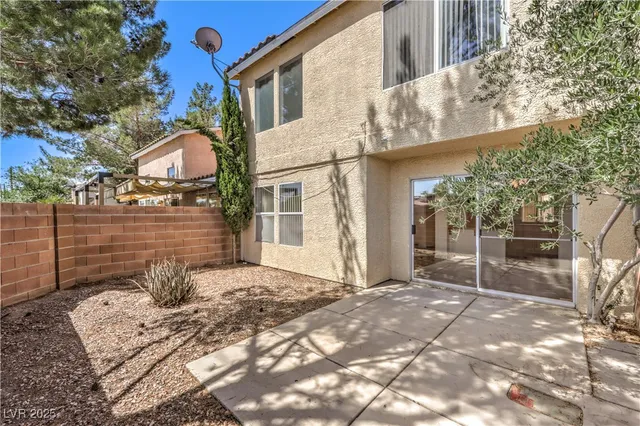 $1,890 | 1452 Rothwell Court, Unit 3, Las Vegas, NV 89102