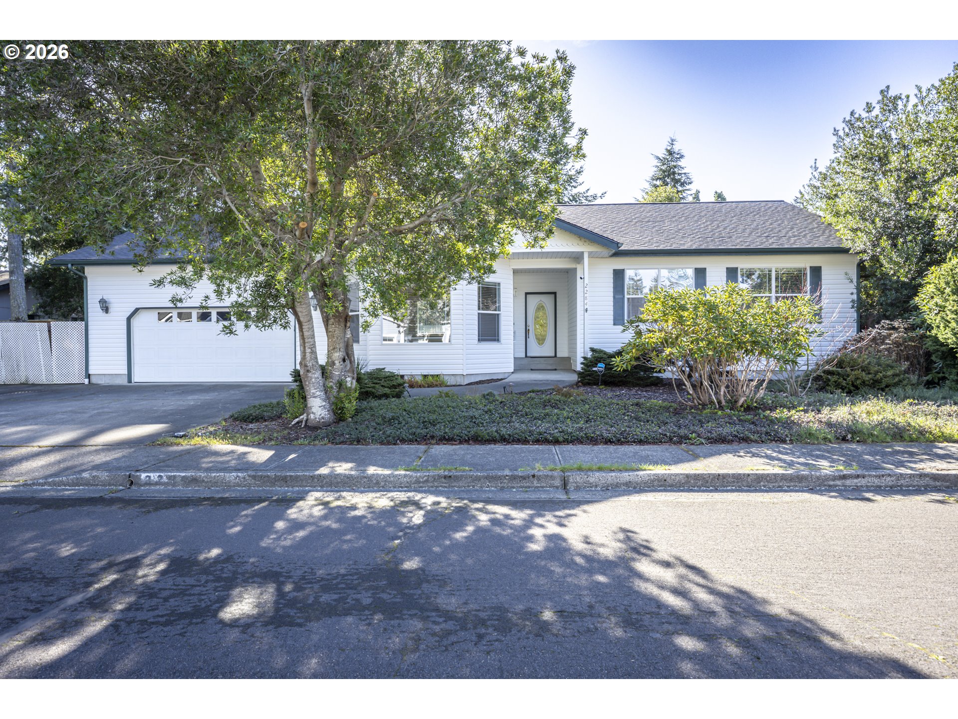 2284 21st Street Florence, OR 97439 - Photo 3 of 47