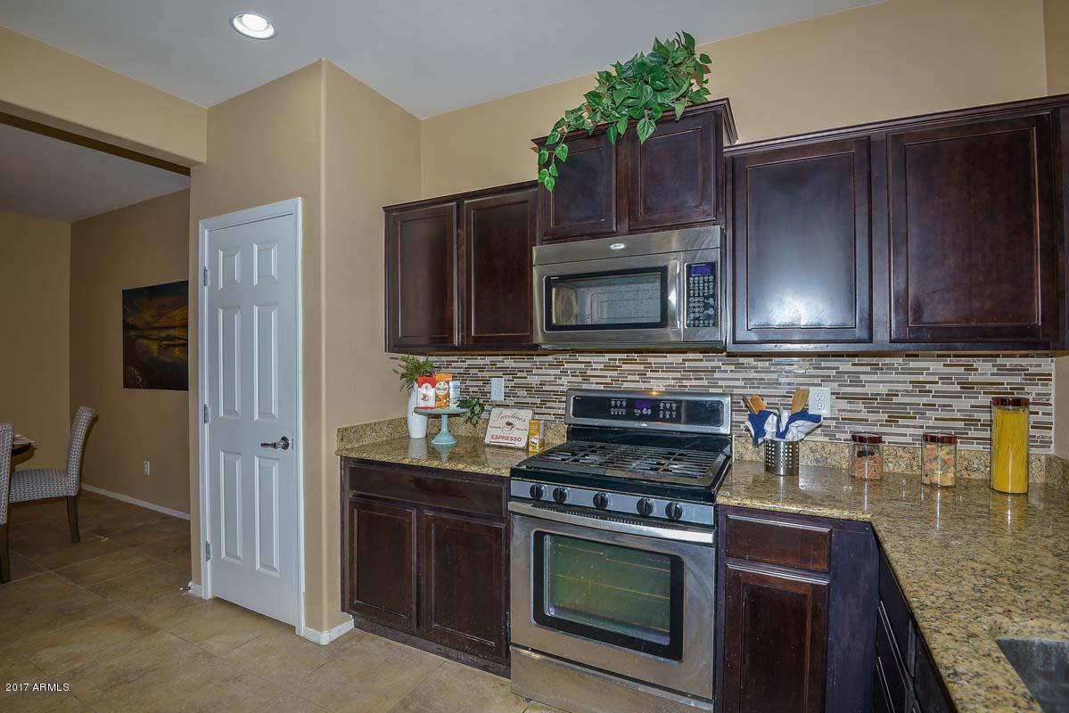 5436 West Yearling Road Phoenix, AZ 85083 - Photo 8 of 33 Kitchen-Range
