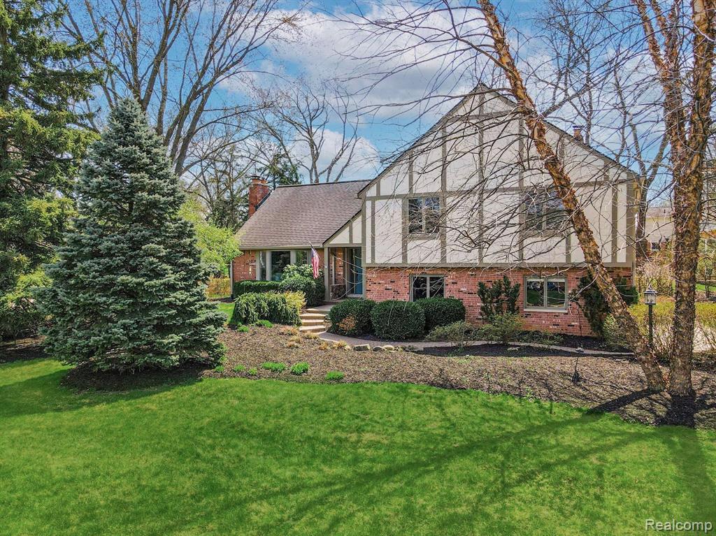 174 Aintree Road Rochester, MI 48306 - Photo 1 of 50