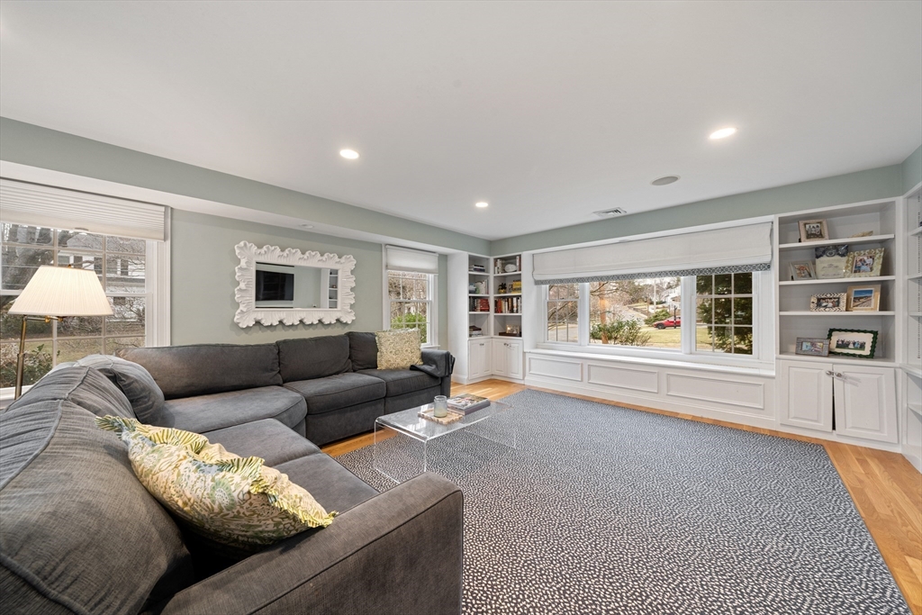 55 Burnside Road Needham, MA 02494 - Photo 11 of 24