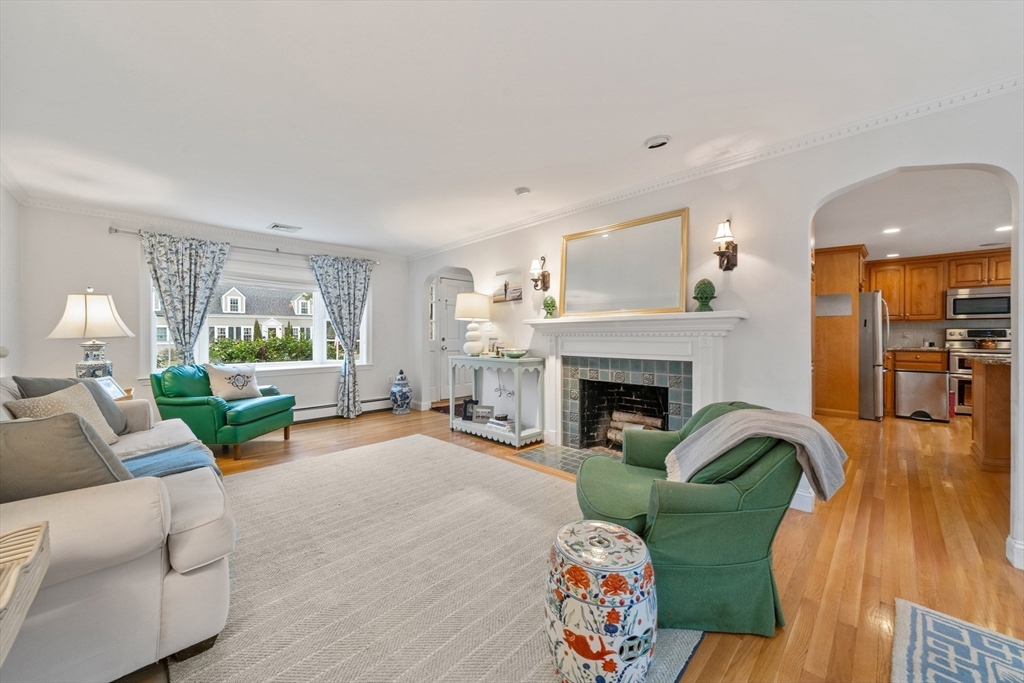 55 Burnside Road Needham, MA 02494 - Photo 3 of 24