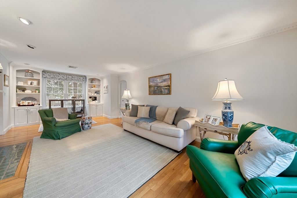 55 Burnside Road Needham, MA 02494 - Photo 4 of 24