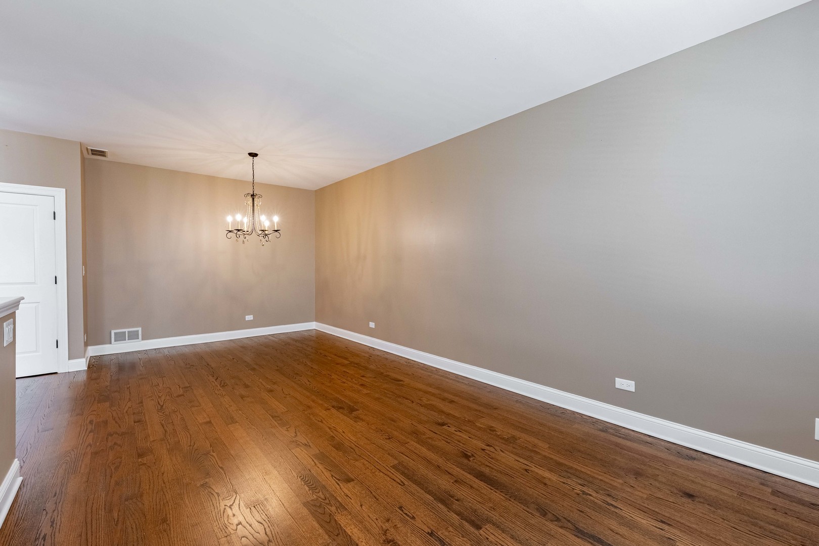 9409 Georgetown Square Orland Park, IL 60467 - Photo 13 of 33