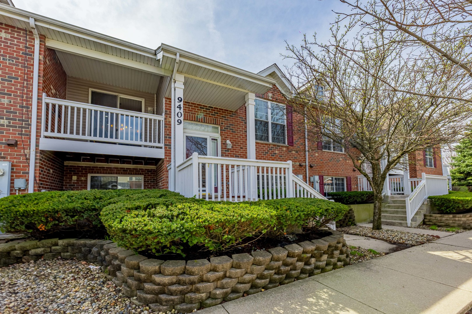 9409 Georgetown Square Orland Park, IL 60467 - Photo 2 of 33