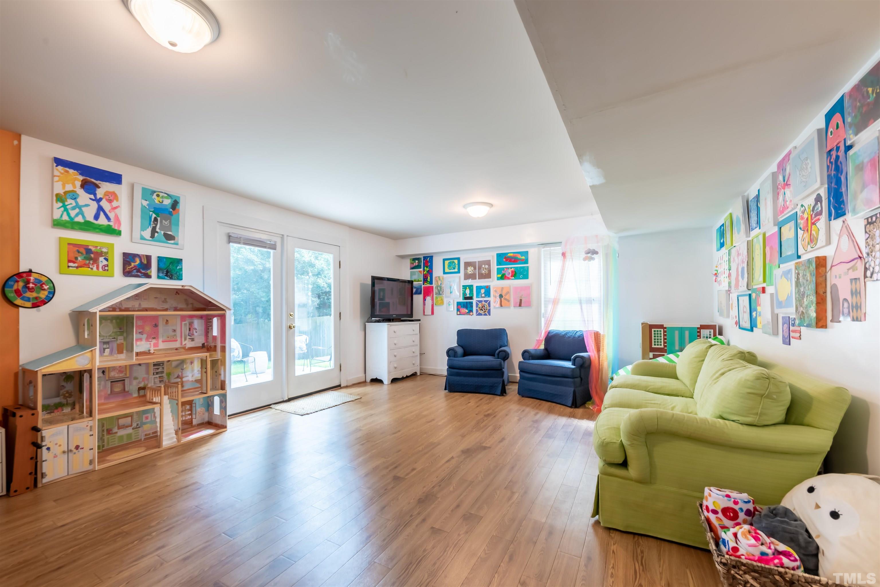 705 Currituck Drive Raleigh, NC 27609 - Photo 9 of 28
