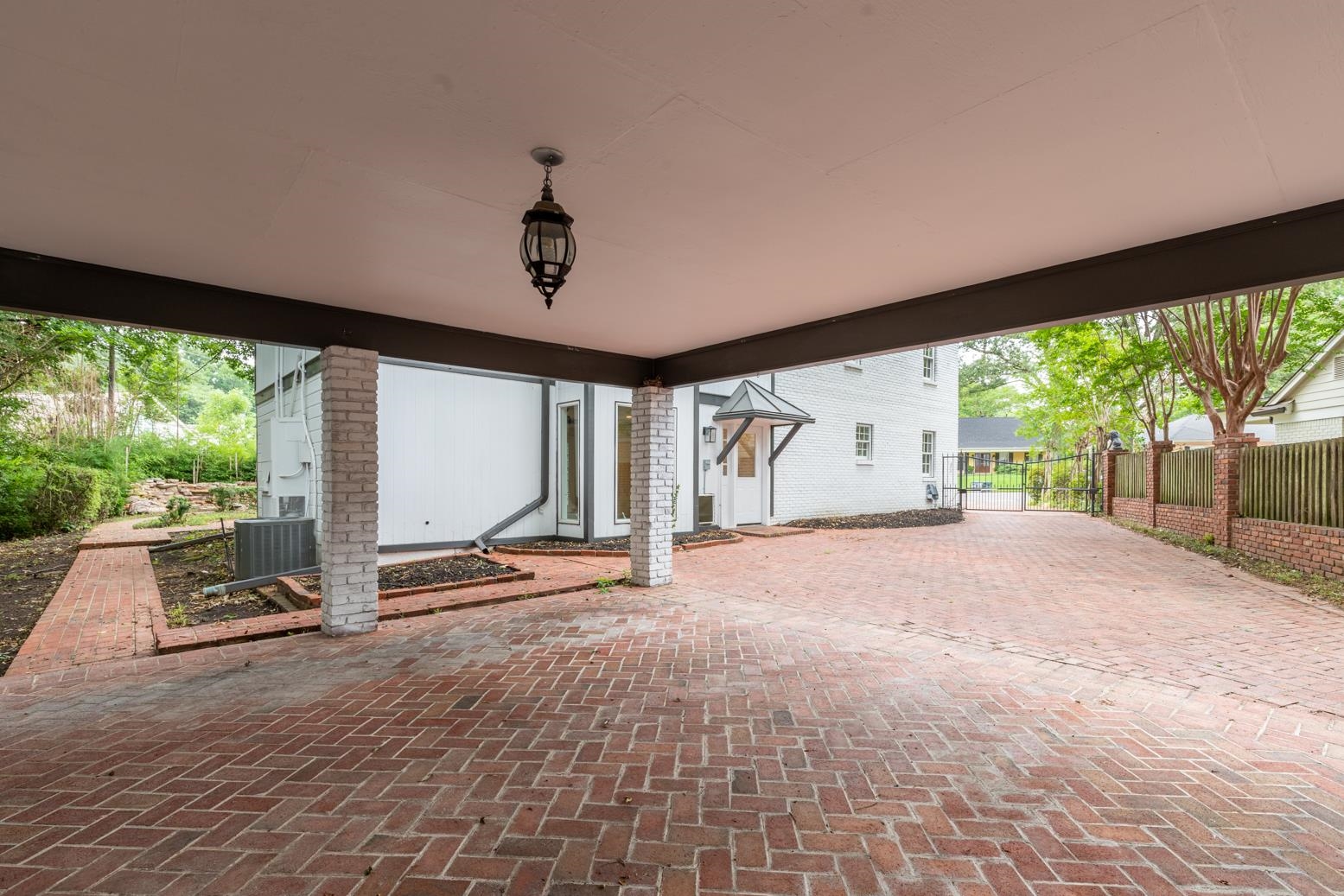 505 Thorn Ridge Cove Memphis, TN 38117 - Photo 8 of 31 a view of outdoor space with porch