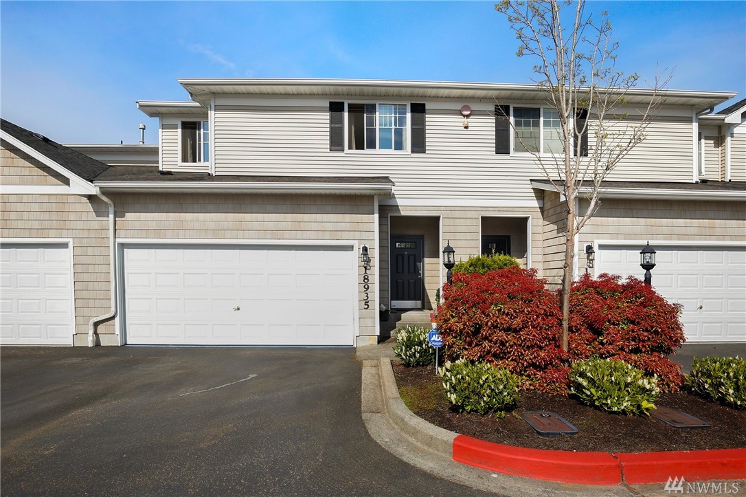 18935 108th Lane Southeast Renton, WA 98055 - Photo 1 of 32 Gallery Image 1
