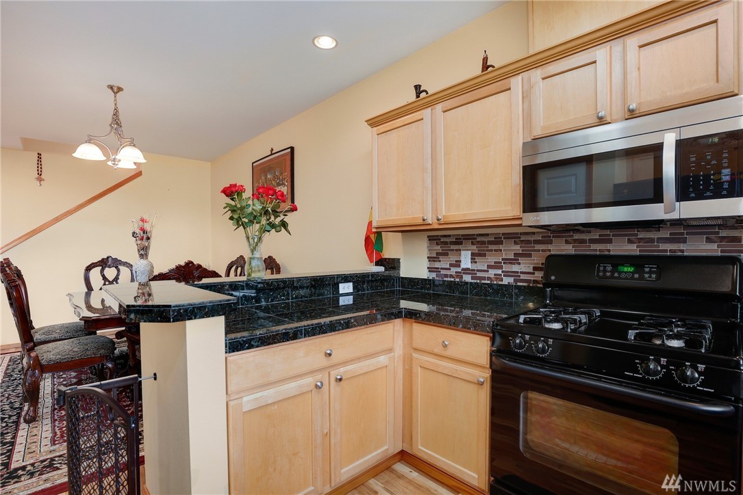 18935 108th Lane Southeast Renton, WA 98055 - Photo 14 of 32 Gallery Image 14