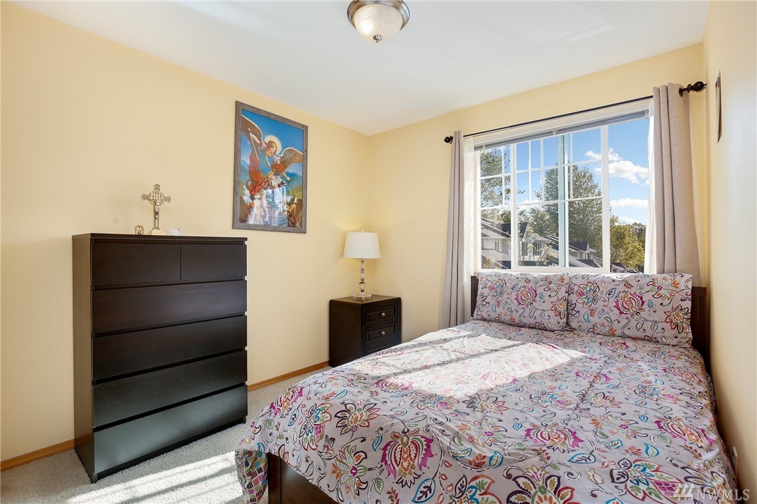 18935 108th Lane Southeast Renton, WA 98055 - Photo 19 of 32 Gallery Image 19