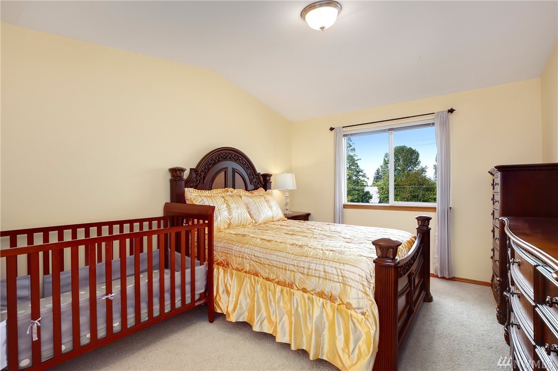 18935 108th Lane Southeast Renton, WA 98055 - Photo 20 of 32 Gallery Image 20