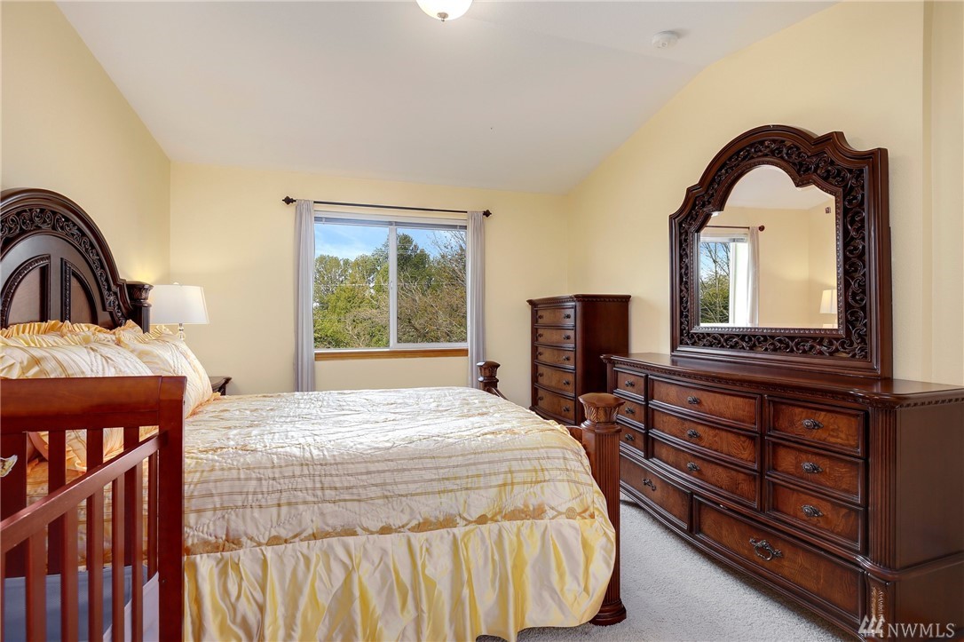 18935 108th Lane Southeast Renton, WA 98055 - Photo 21 of 32 Gallery Image 21