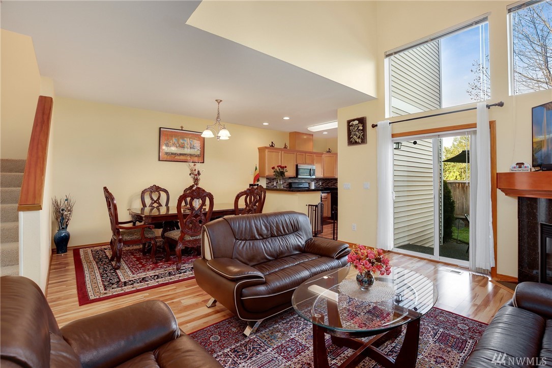 18935 108th Lane Southeast Renton, WA 98055 - Photo 7 of 32 Gallery Image 7