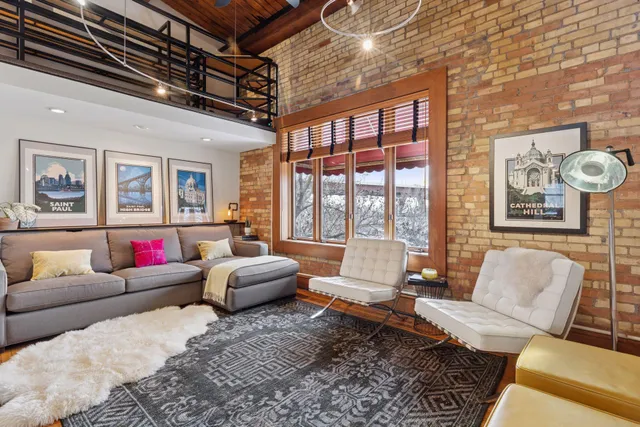 $429,000 | 355 Kellogg Boulevard, Unit 7, St. Paul, MN 55101