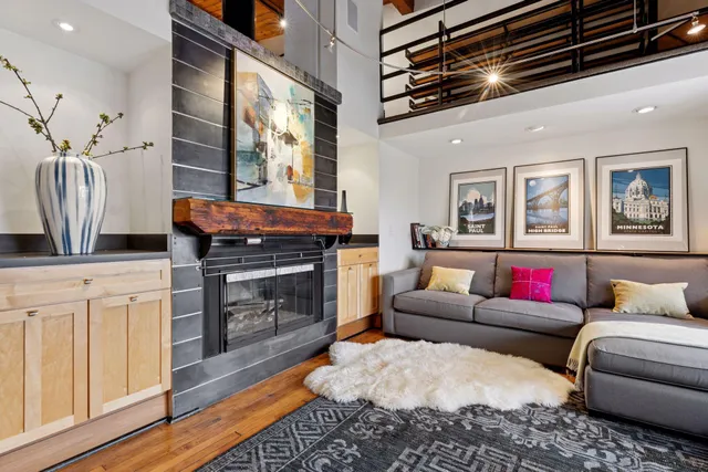 $429,000 | 355 Kellogg Boulevard, Unit 7, St. Paul, MN 55101