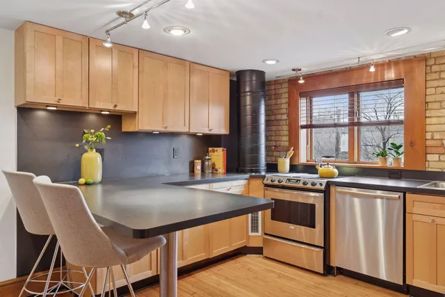 $429,000 | 355 Kellogg Boulevard, Unit 7, St. Paul, MN 55101