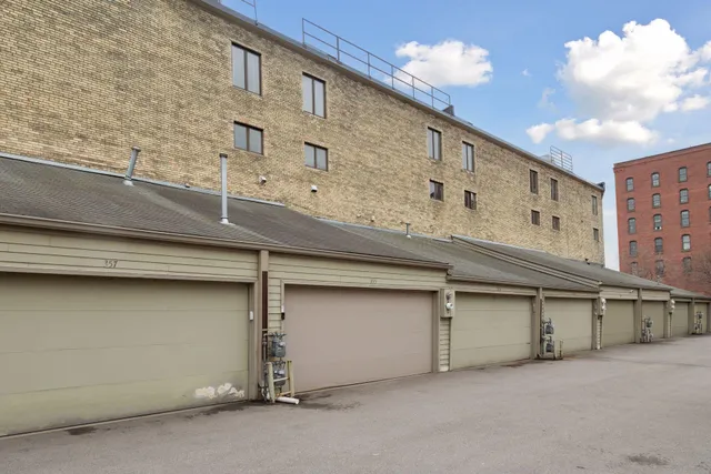$429,000 | 355 Kellogg Boulevard, Unit 7, St. Paul, MN 55101